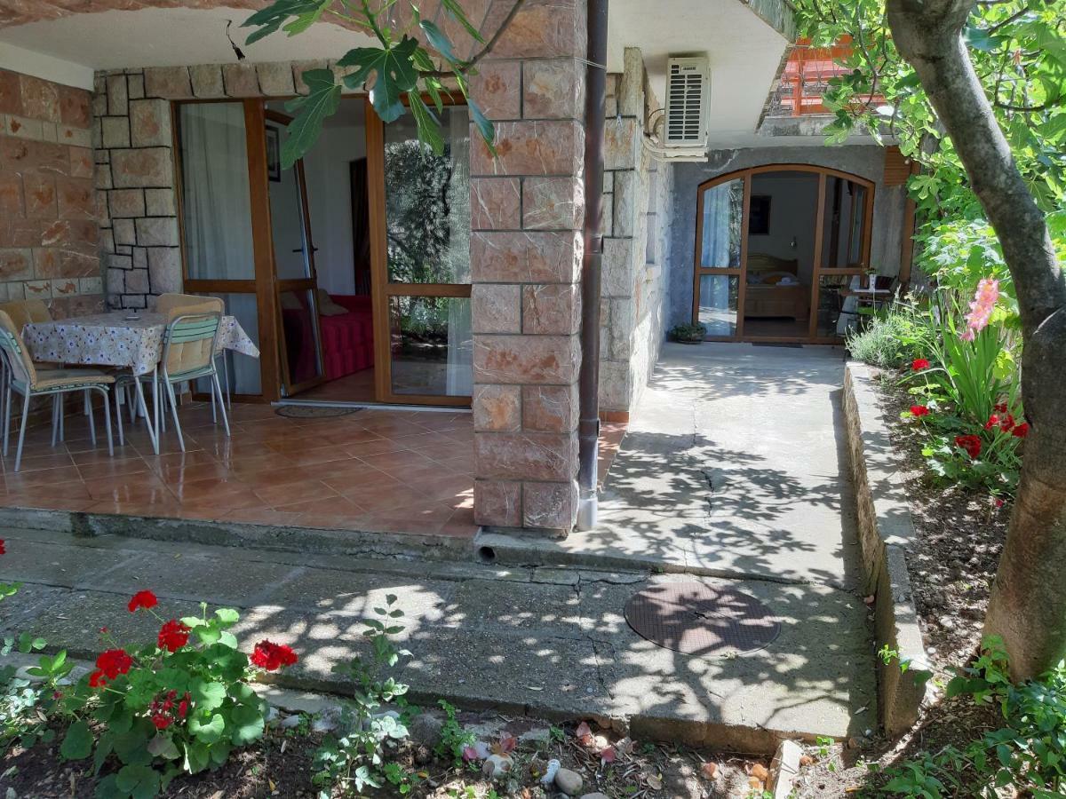 Zoro Apartments Sveti Stefan Exterior foto