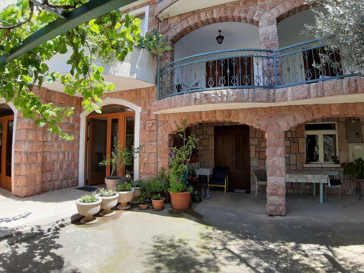 Zoro Apartments Sveti Stefan Exterior foto